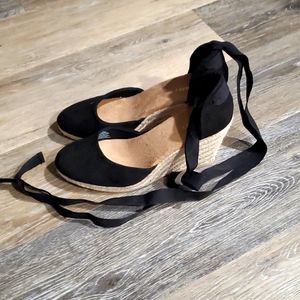 Espadrilla heels black lacesby O.N. new size 7